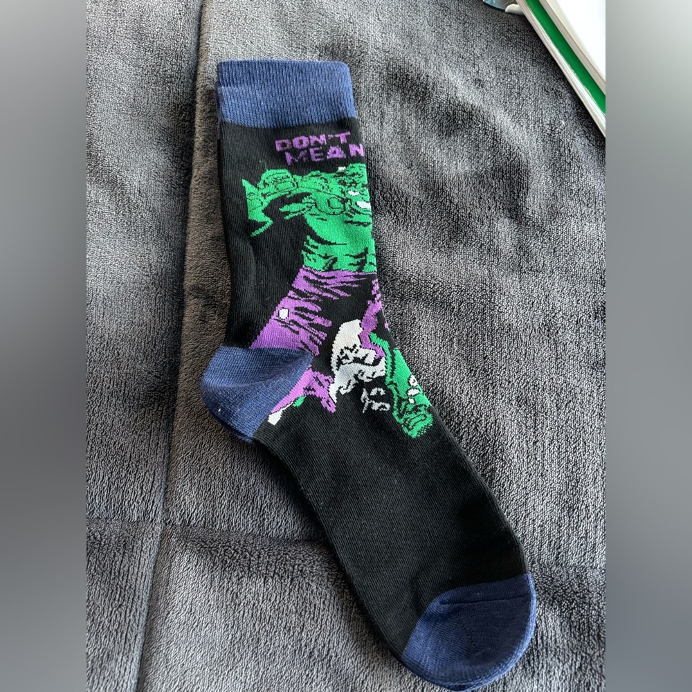 Marvel Hulk Black and‎ Green Men's Socks. New